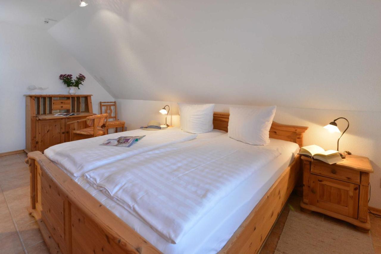 STöRTEBEKER APPARTEMENTS - STöRTEBEKER PFERDEHOF Ralswiek Rum bild