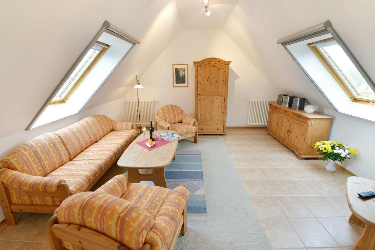 STöRTEBEKER APPARTEMENTS - STöRTEBEKER PFERDEHOF Ralswiek Rum bild