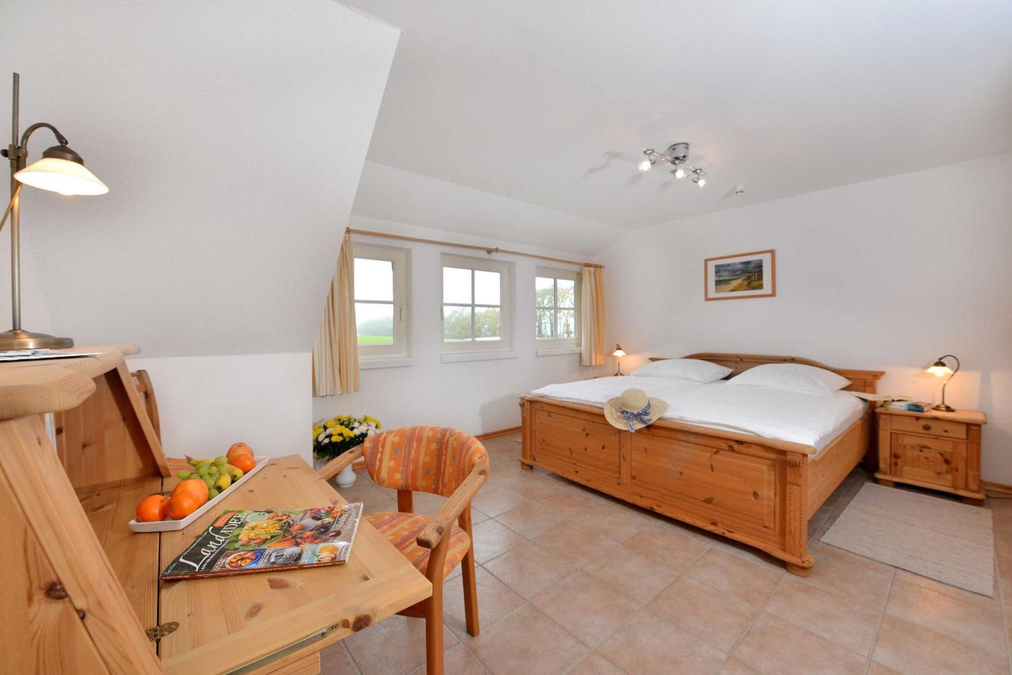 STöRTEBEKER APPARTEMENTS - STöRTEBEKER PFERDEHOF Ralswiek Rum bild
