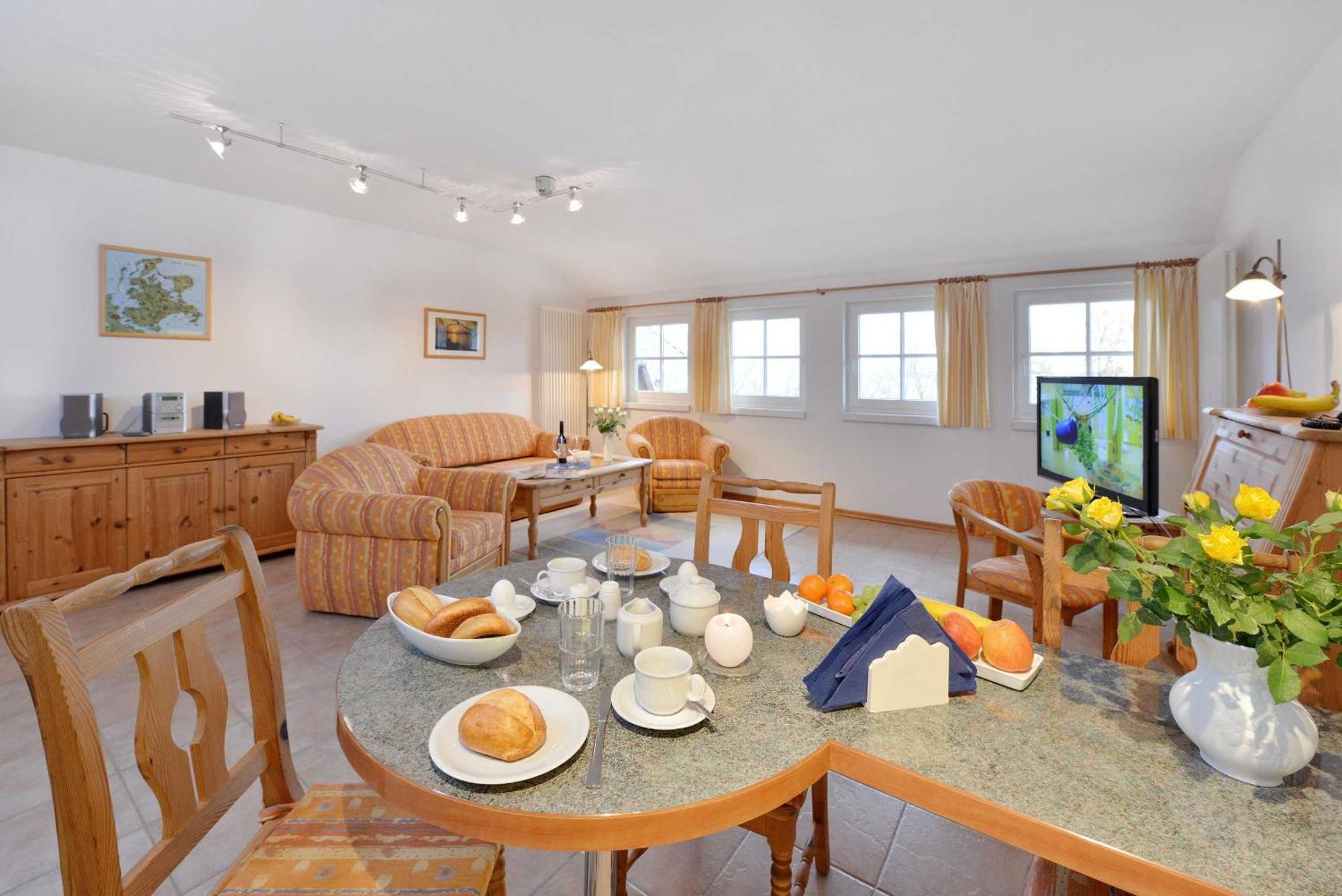 STöRTEBEKER APPARTEMENTS - STöRTEBEKER PFERDEHOF Ralswiek Rum bild