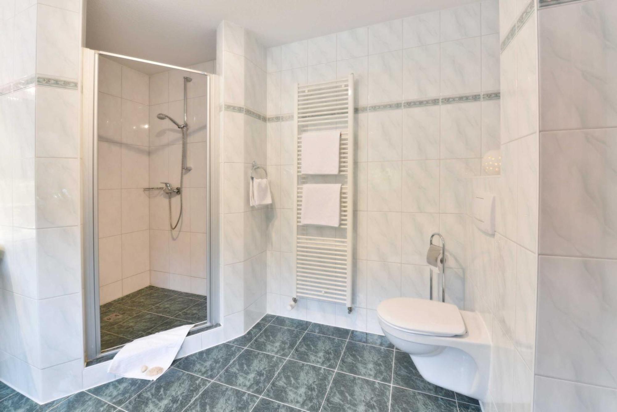 STöRTEBEKER APPARTEMENTS - STöRTEBEKER PFERDEHOF Ralswiek Rum bild